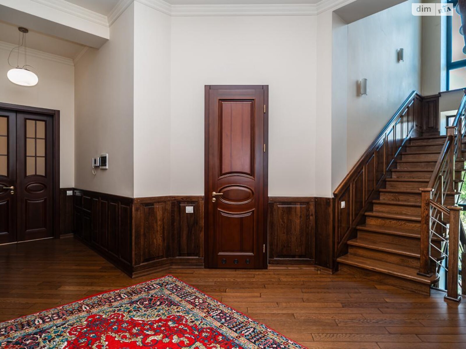 трехэтажный дом с гаражом, 330.9 кв. м, кирпич. Продажа в Ивано-Франковске фото 1 трехэтажный дом с гаражом, 330.9 кв. м, кирпич. Продажа в Ивано-Франковске фото 1