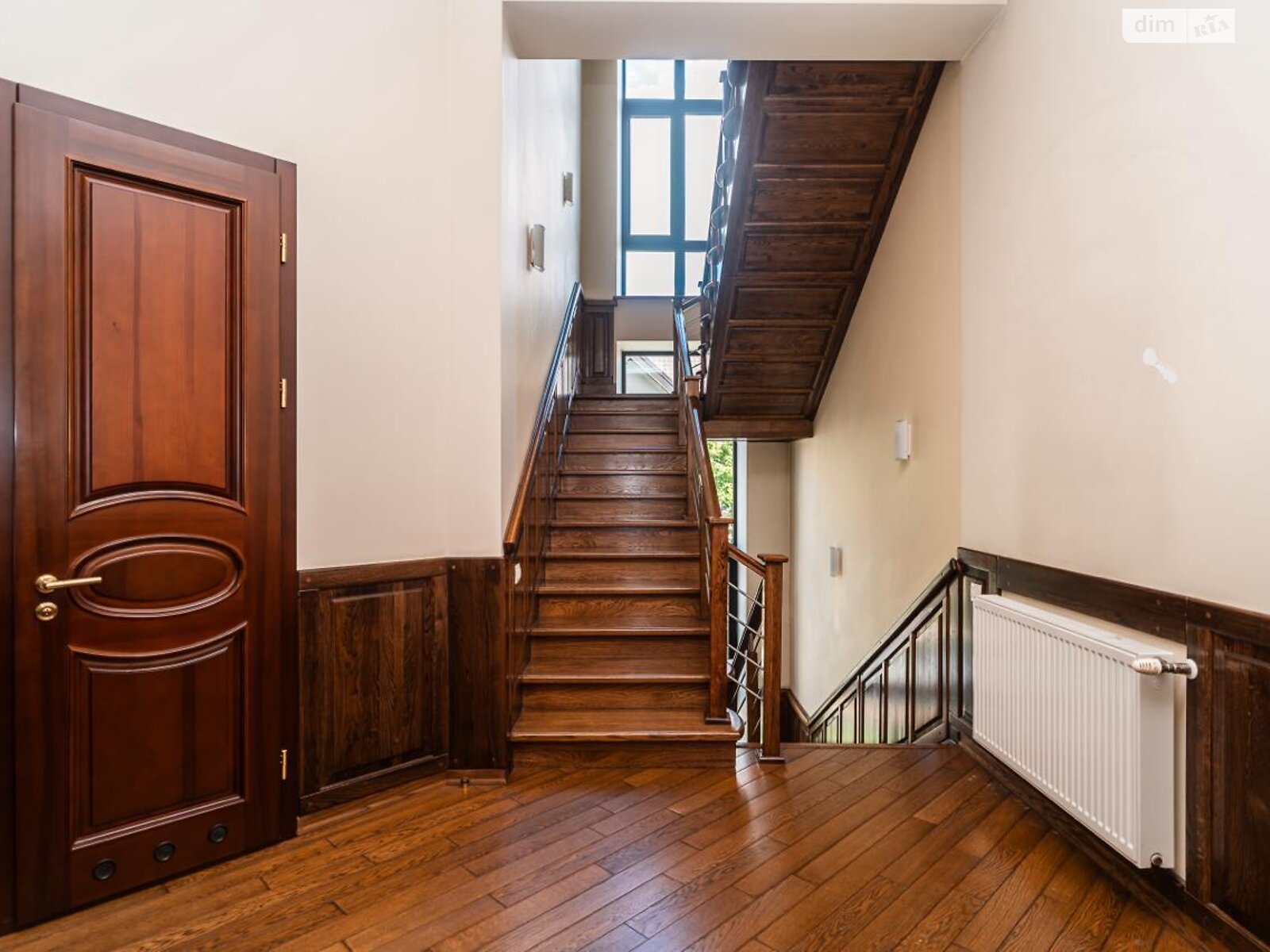 трехэтажный дом с гаражом, 330.9 кв. м, кирпич. Продажа в Ивано-Франковске фото 1 трехэтажный дом с гаражом, 330.9 кв. м, кирпич. Продажа в Ивано-Франковске фото 1