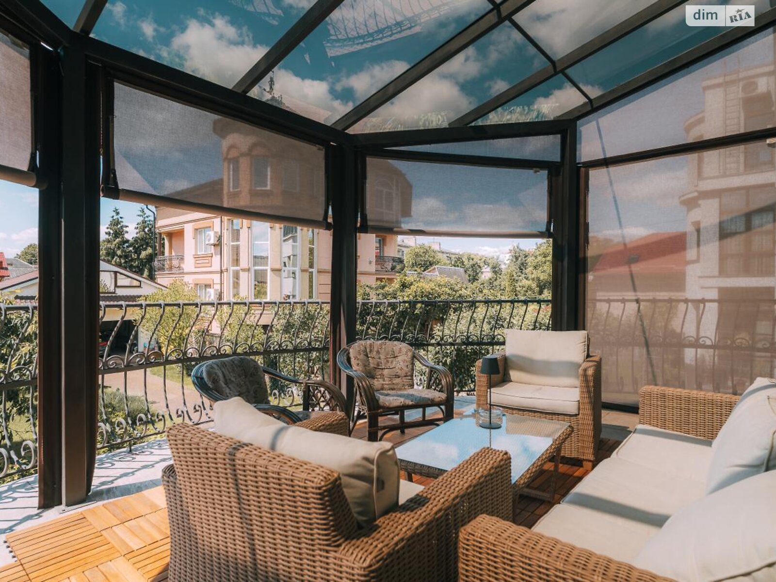 трехэтажный дом с гаражом, 330.9 кв. м, кирпич. Продажа в Ивано-Франковске фото 1 трехэтажный дом с гаражом, 330.9 кв. м, кирпич. Продажа в Ивано-Франковске фото 1