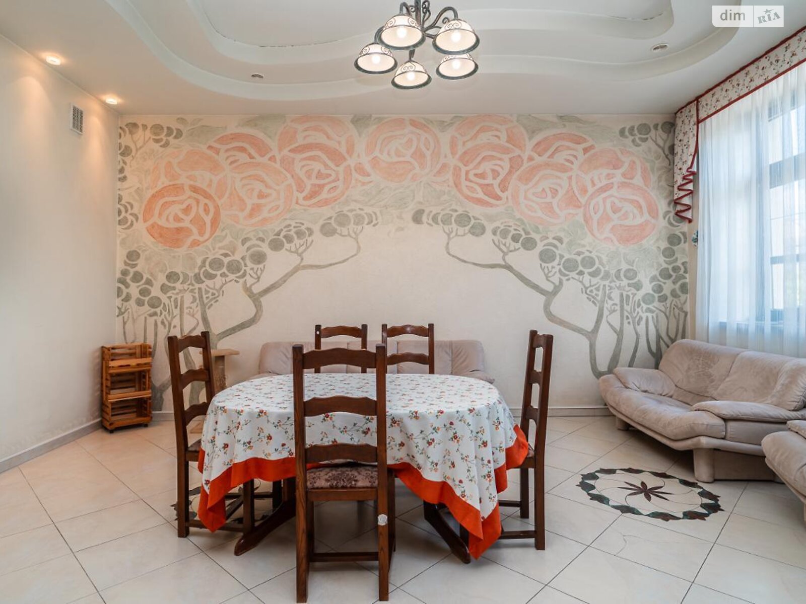 трехэтажный дом с гаражом, 330.9 кв. м, кирпич. Продажа в Ивано-Франковске фото 1 трехэтажный дом с гаражом, 330.9 кв. м, кирпич. Продажа в Ивано-Франковске фото 1