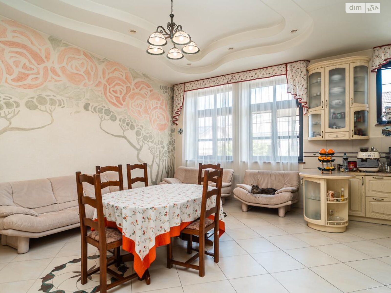 трехэтажный дом с гаражом, 330.9 кв. м, кирпич. Продажа в Ивано-Франковске фото 1 трехэтажный дом с гаражом, 330.9 кв. м, кирпич. Продажа в Ивано-Франковске фото 1