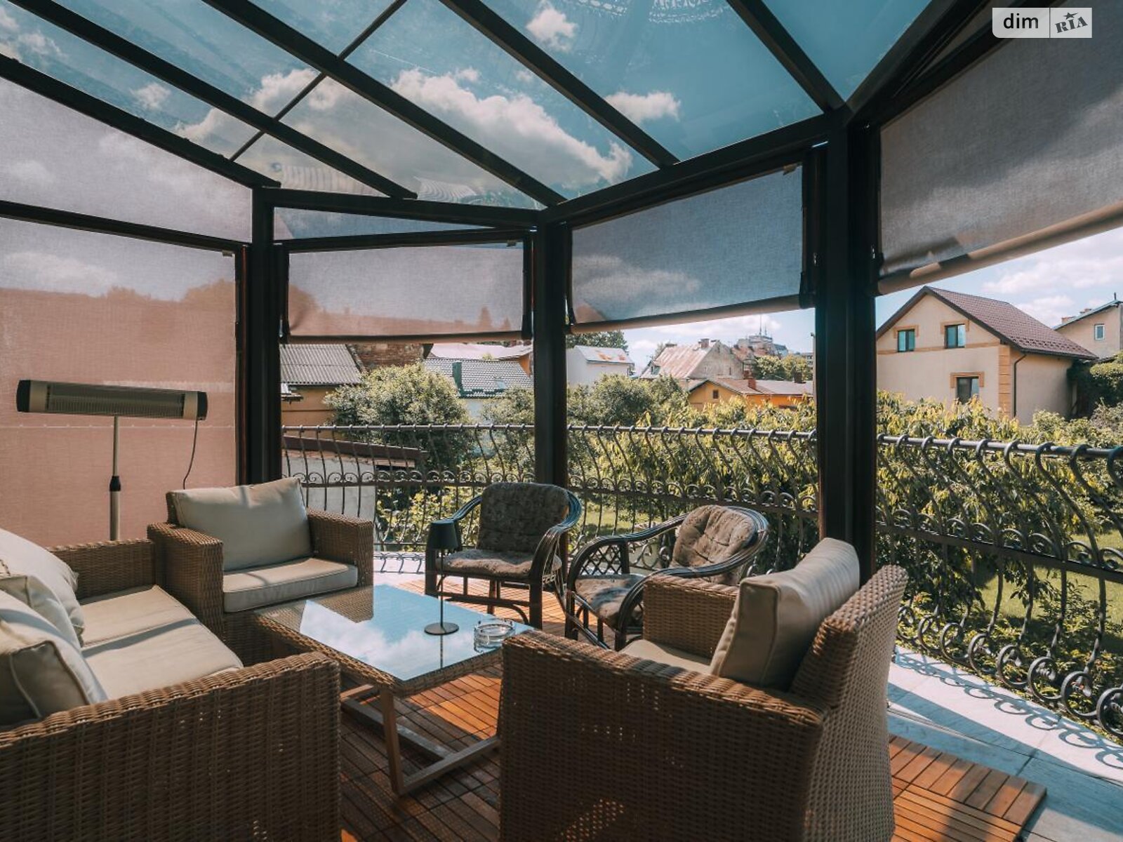 трехэтажный дом с гаражом, 330.9 кв. м, кирпич. Продажа в Ивано-Франковске фото 1 трехэтажный дом с гаражом, 330.9 кв. м, кирпич. Продажа в Ивано-Франковске фото 1