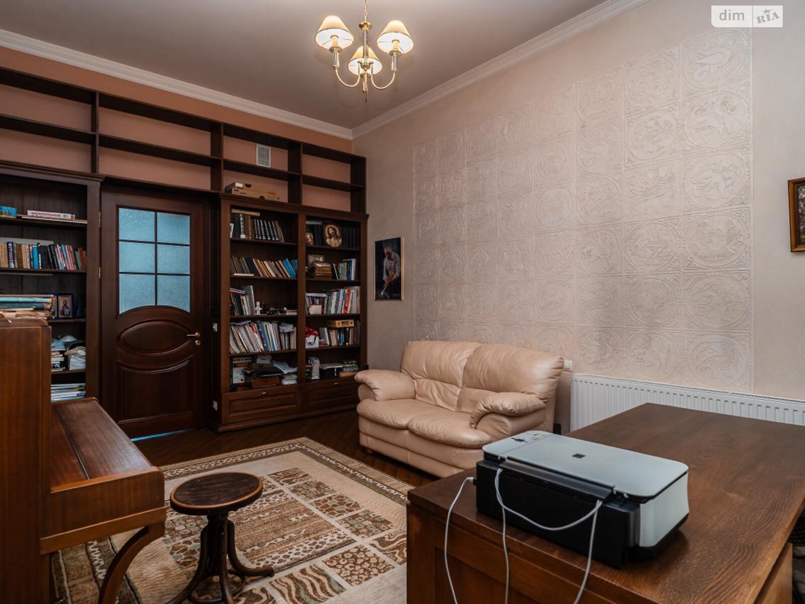 трехэтажный дом с гаражом, 330.9 кв. м, кирпич. Продажа в Ивано-Франковске фото 1 трехэтажный дом с гаражом, 330.9 кв. м, кирпич. Продажа в Ивано-Франковске фото 1