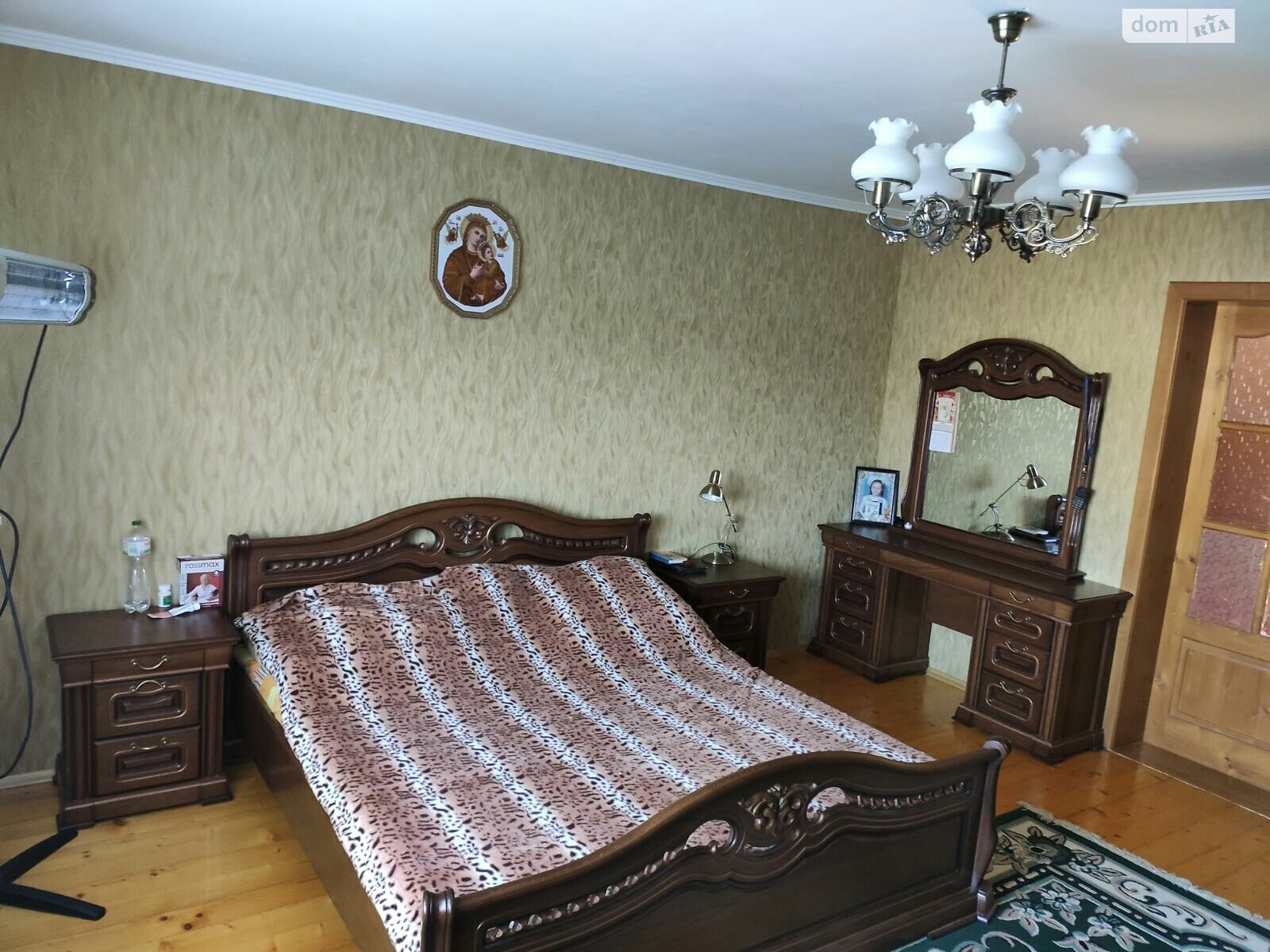 двухэтажный дом с балконом, 357 кв. м, кирпич. Продажа в Криховцах фото 1