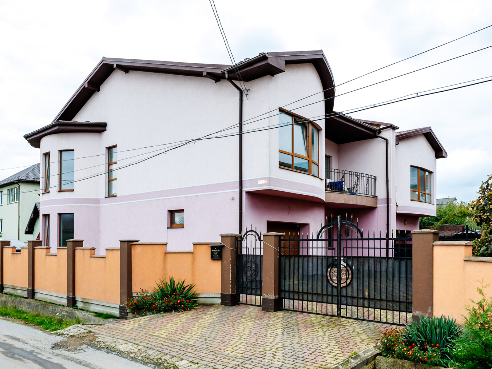 двухэтажный дом с балконом, 186.6 кв. м, кирпич. Продажа в Ивано-Франковске район Опришовцы фото 1 двухэтажный дом с балконом, 186.6 кв. м, кирпич. Продажа в Ивано-Франковске район Опришовцы фото 1