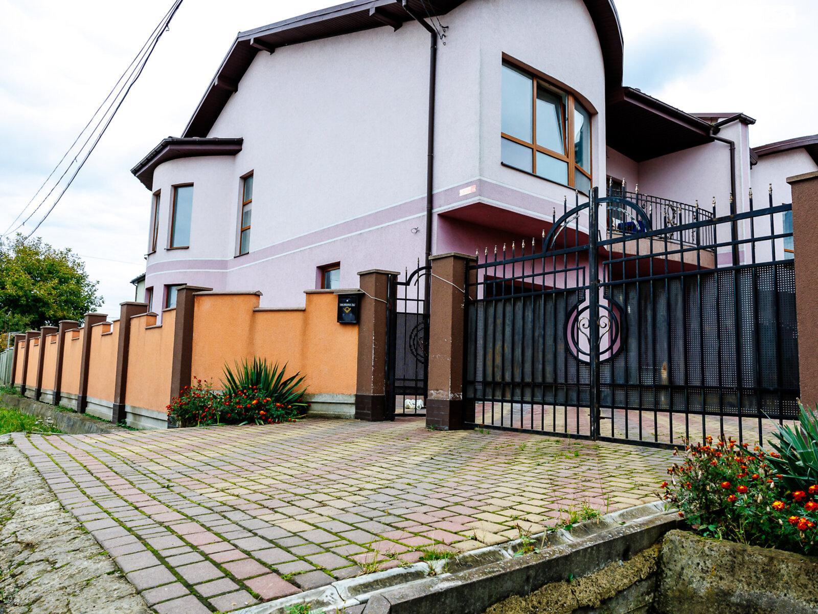 двухэтажный дом с балконом, 186.6 кв. м, кирпич. Продажа в Ивано-Франковске район Опришовцы фото 1 двухэтажный дом с балконом, 186.6 кв. м, кирпич. Продажа в Ивано-Франковске район Опришовцы фото 1