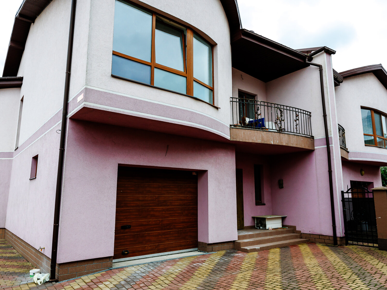 двухэтажный дом с балконом, 186.6 кв. м, кирпич. Продажа в Ивано-Франковске район Опришовцы фото 1 двухэтажный дом с балконом, 186.6 кв. м, кирпич. Продажа в Ивано-Франковске район Опришовцы фото 1