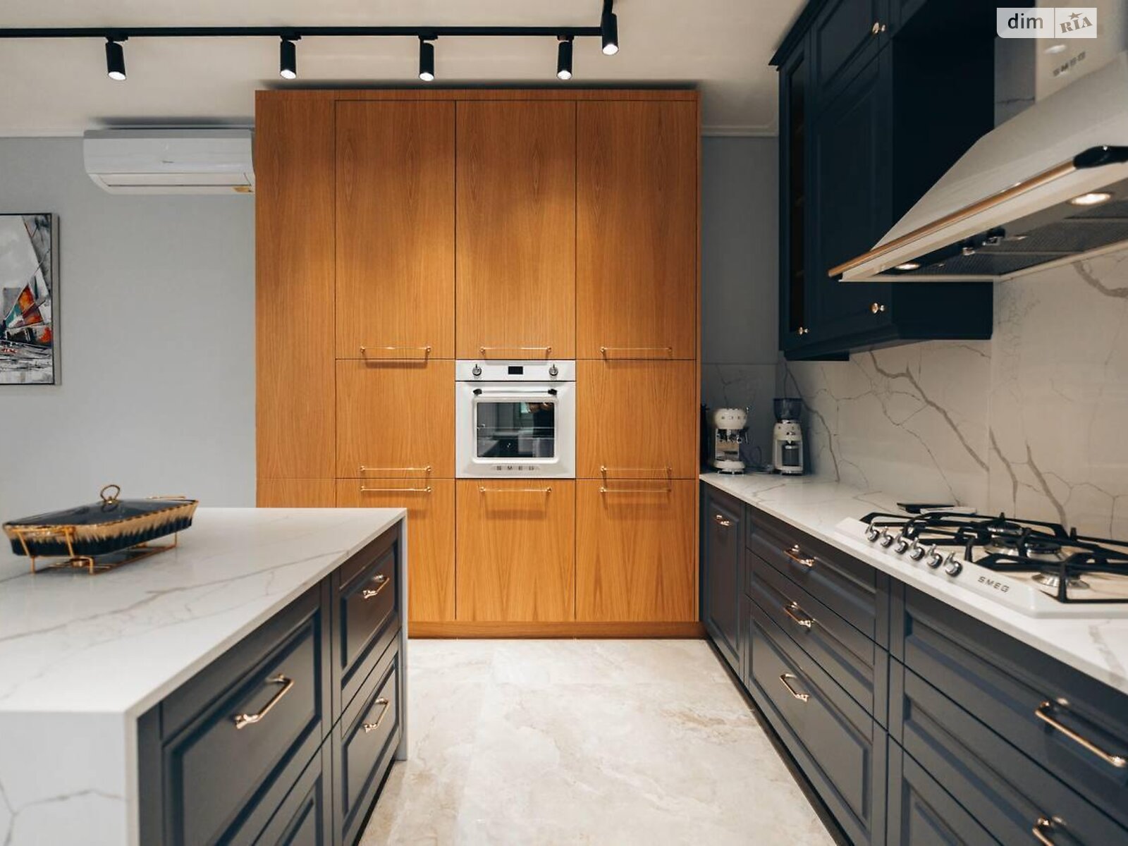 двоповерховий будинок з гаражем, 420 кв. м, цегла. Продаж у Івано-Франківську фото 1 двоповерховий будинок з гаражем, 420 кв. м, цегла. Продаж у Івано-Франківську фото 1