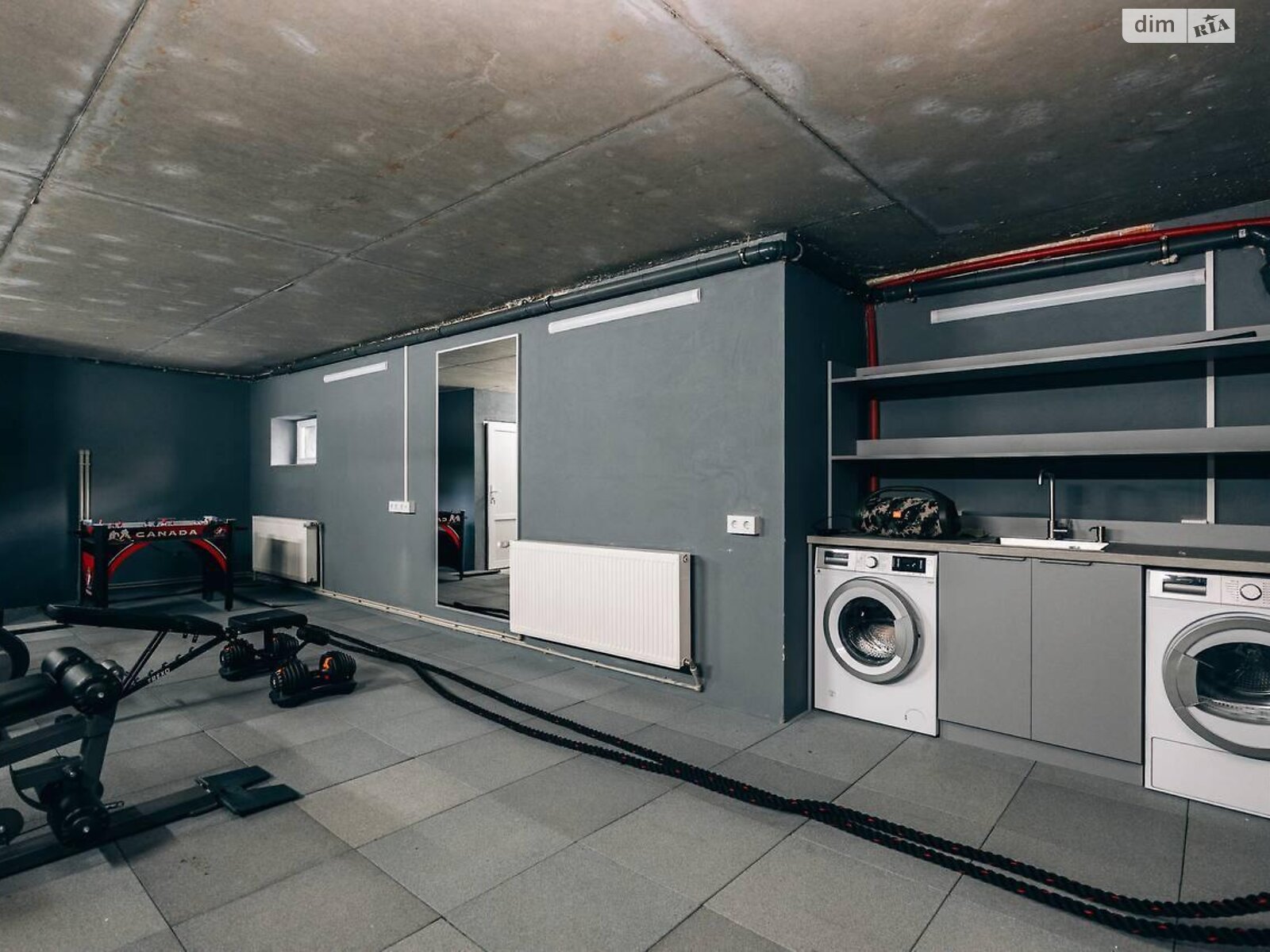 двоповерховий будинок з гаражем, 420 кв. м, цегла. Продаж у Івано-Франківську фото 1 двоповерховий будинок з гаражем, 420 кв. м, цегла. Продаж у Івано-Франківську фото 1