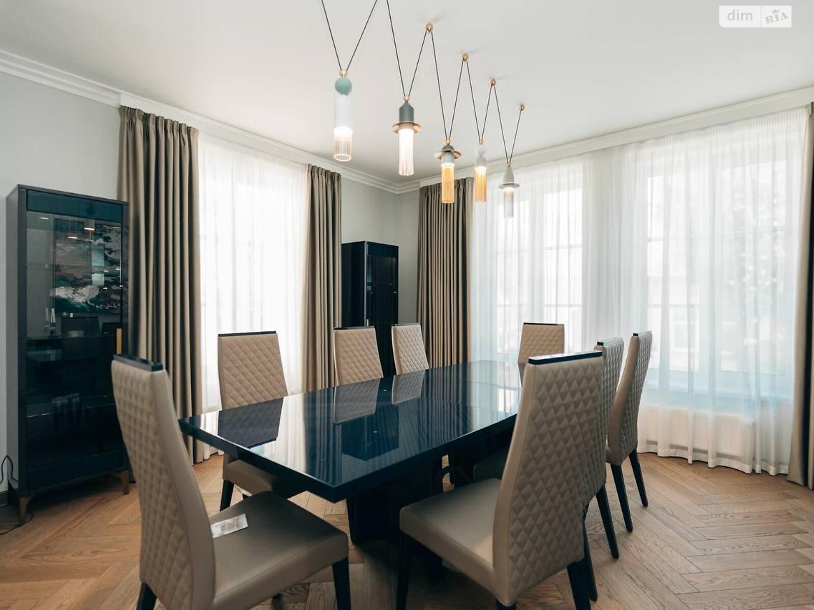 двоповерховий будинок з гаражем, 420 кв. м, цегла. Продаж у Івано-Франківську фото 1 двоповерховий будинок з гаражем, 420 кв. м, цегла. Продаж у Івано-Франківську фото 1
