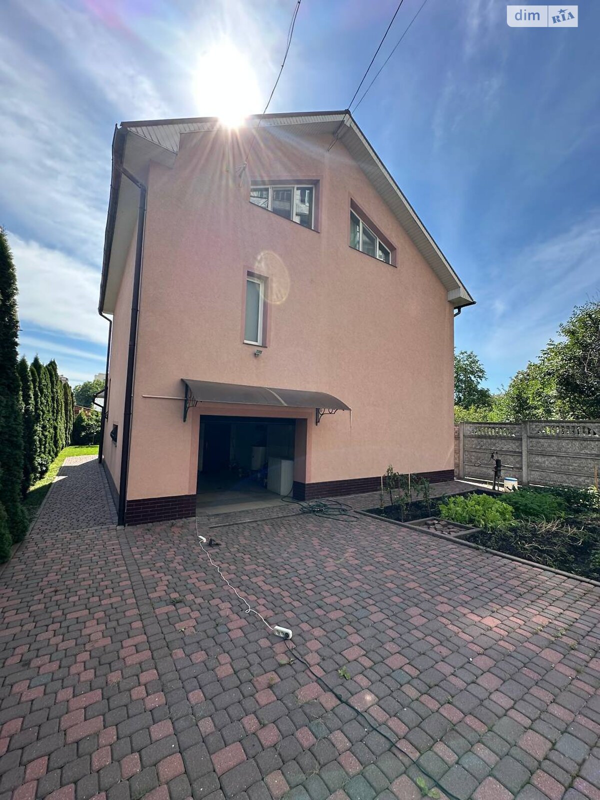 триповерховий будинок з гаражем, 260 кв. м, цегла. Продаж в Івано-Франківську, район Майзлі фото 1 триповерховий будинок з гаражем, 260 кв. м, цегла. Продаж в Івано-Франківську, район Майзлі фото 1