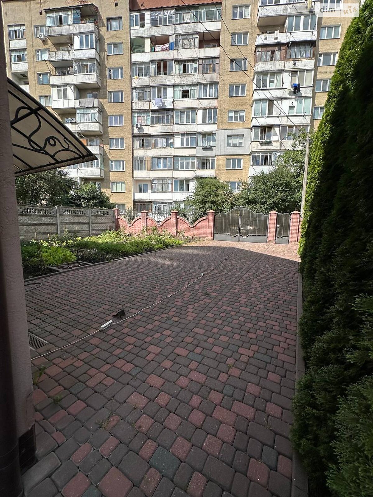 триповерховий будинок з гаражем, 260 кв. м, цегла. Продаж в Івано-Франківську, район Майзлі фото 1 триповерховий будинок з гаражем, 260 кв. м, цегла. Продаж в Івано-Франківську, район Майзлі фото 1