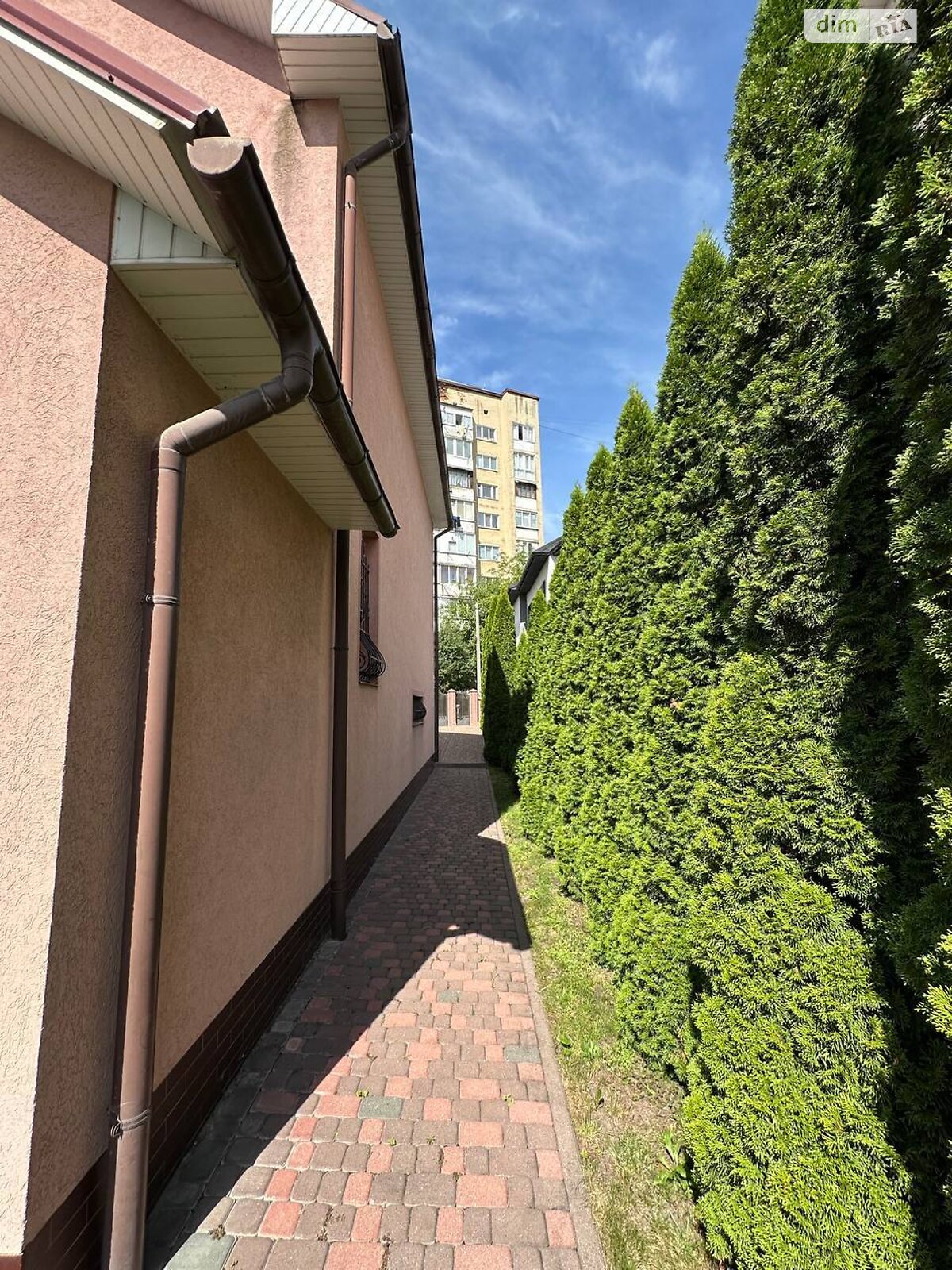 триповерховий будинок з гаражем, 260 кв. м, цегла. Продаж в Івано-Франківську, район Майзлі фото 1 триповерховий будинок з гаражем, 260 кв. м, цегла. Продаж в Івано-Франківську, район Майзлі фото 1