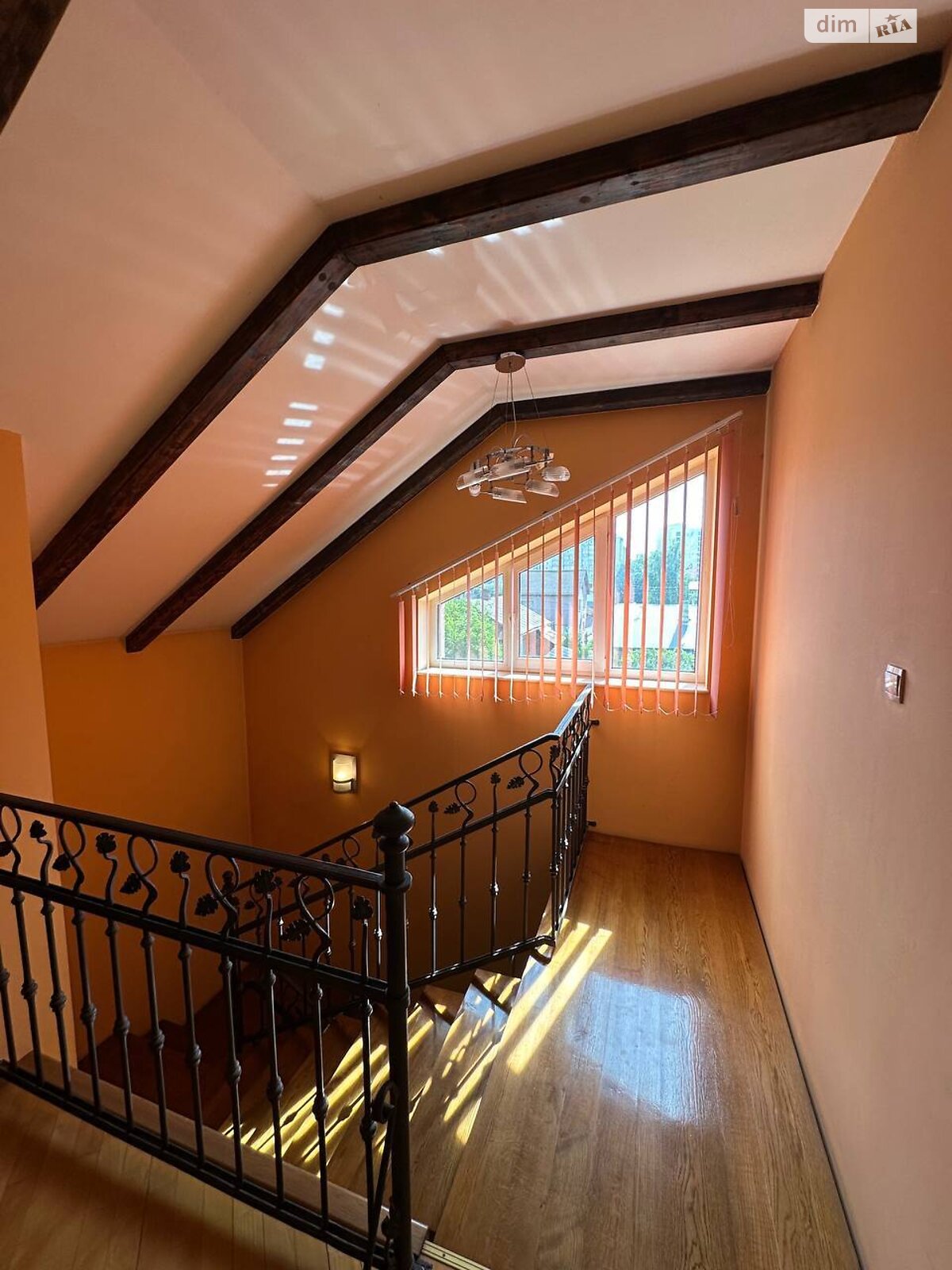 триповерховий будинок з гаражем, 260 кв. м, цегла. Продаж в Івано-Франківську, район Майзлі фото 1 триповерховий будинок з гаражем, 260 кв. м, цегла. Продаж в Івано-Франківську, район Майзлі фото 1