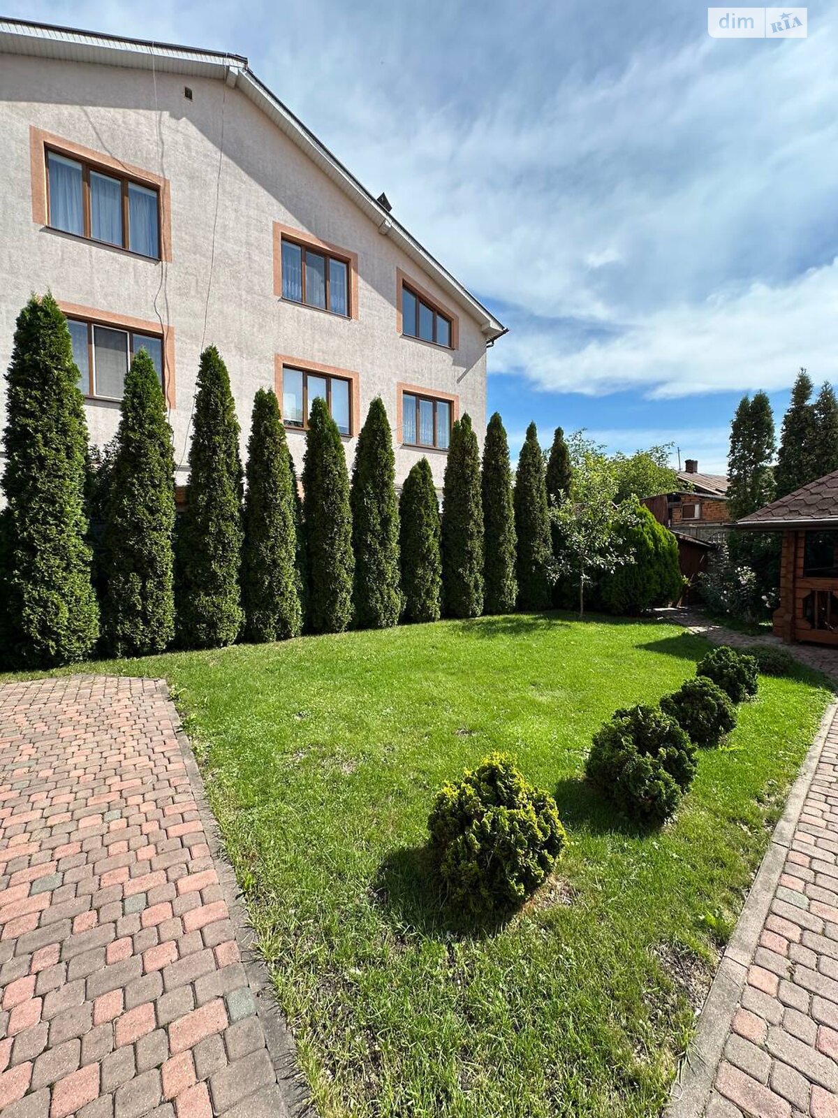 триповерховий будинок з гаражем, 260 кв. м, цегла. Продаж в Івано-Франківську, район Майзлі фото 1 триповерховий будинок з гаражем, 260 кв. м, цегла. Продаж в Івано-Франківську, район Майзлі фото 1