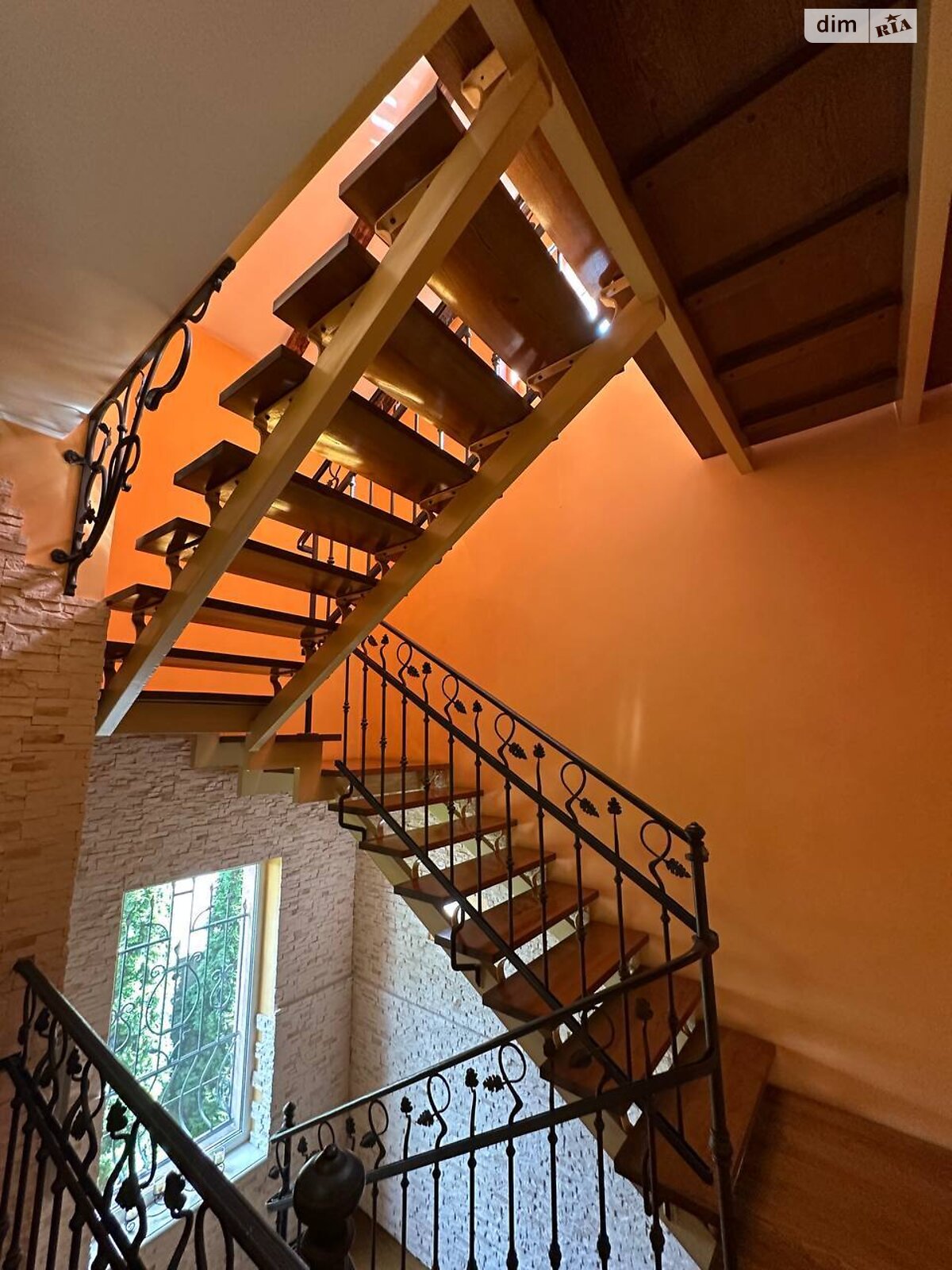 триповерховий будинок з гаражем, 260 кв. м, цегла. Продаж в Івано-Франківську, район Майзлі фото 1 триповерховий будинок з гаражем, 260 кв. м, цегла. Продаж в Івано-Франківську, район Майзлі фото 1