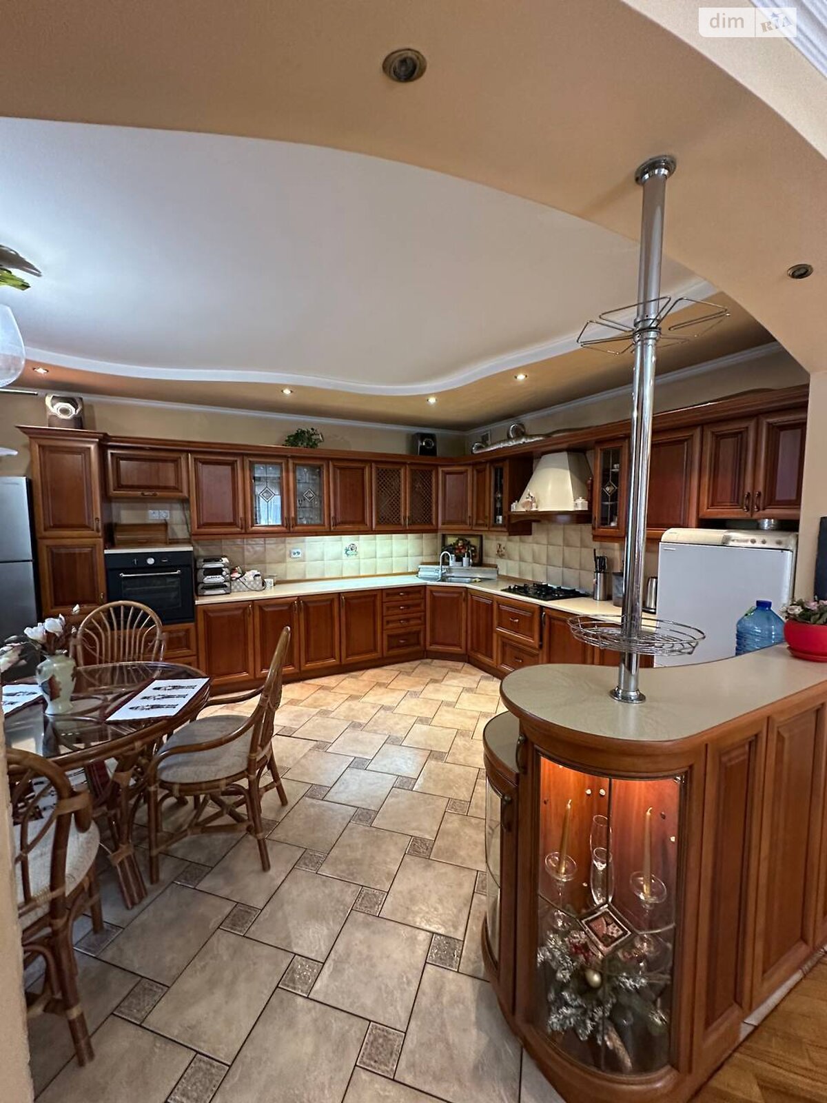 триповерховий будинок з гаражем, 260 кв. м, цегла. Продаж в Івано-Франківську, район Майзлі фото 1 триповерховий будинок з гаражем, 260 кв. м, цегла. Продаж в Івано-Франківську, район Майзлі фото 1