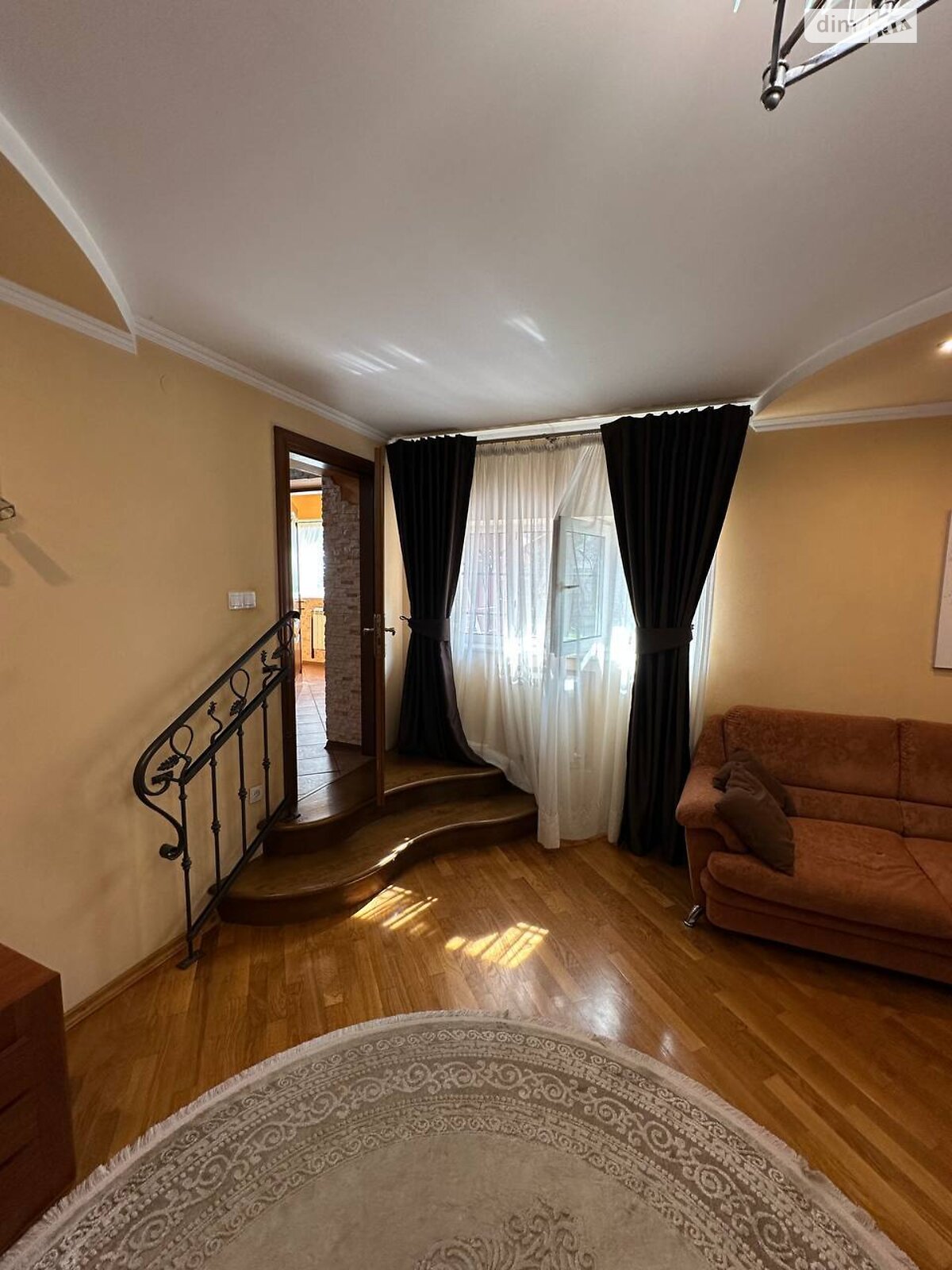 триповерховий будинок з гаражем, 260 кв. м, цегла. Продаж в Івано-Франківську, район Майзлі фото 1 триповерховий будинок з гаражем, 260 кв. м, цегла. Продаж в Івано-Франківську, район Майзлі фото 1