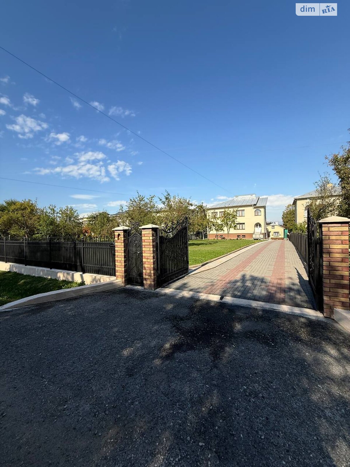 триповерховий будинок з верандою, 343.8 кв. м, цегла. Продаж в Івано-Франківську, район Опришівці фото 1