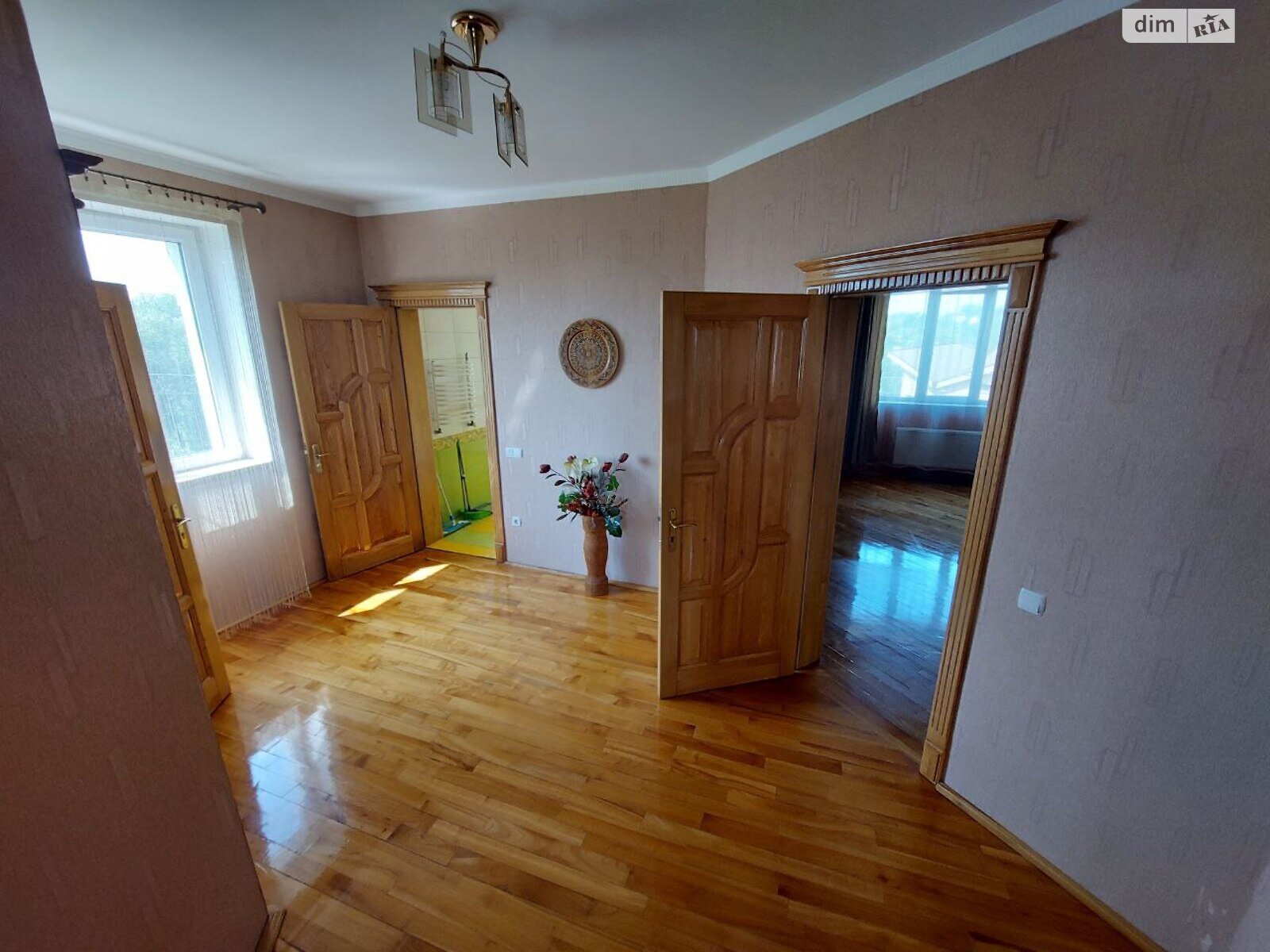 двоповерховий будинок з ремонтом, 323 кв. м, керамзітобетон. Продаж в Івано-Франківську, район Пасічна фото 1