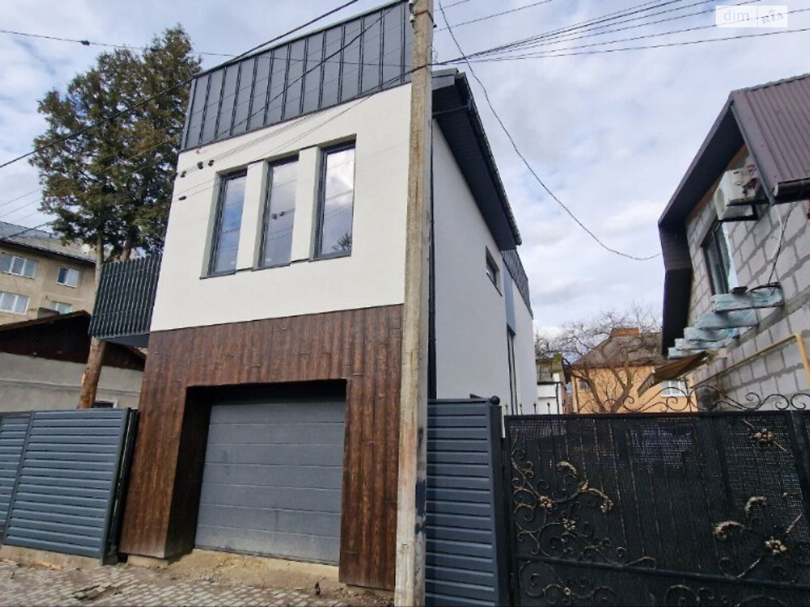 двухэтажный дом с гаражом, 165 кв. м, кирпич. Продажа в Ивано-Франковске район Центр фото 1
