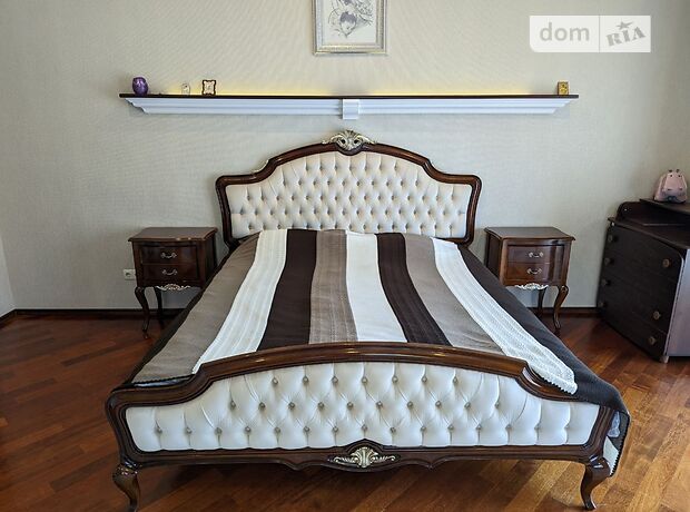двухэтажный дом с балконом, 400 кв. м, кирпич. Продажа в Ивано-Франковске район Центр фото 1 двухэтажный дом с балконом, 400 кв. м, кирпич. Продажа в Ивано-Франковске район Центр фото 1