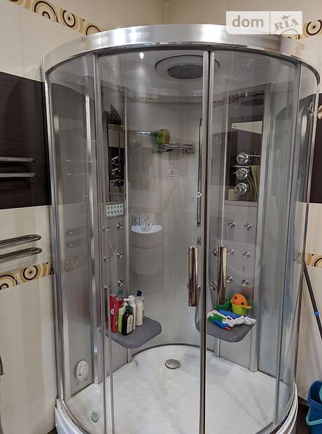 двухэтажный дом с балконом, 400 кв. м, кирпич. Продажа в Ивано-Франковске район Центр фото 1 двухэтажный дом с балконом, 400 кв. м, кирпич. Продажа в Ивано-Франковске район Центр фото 1