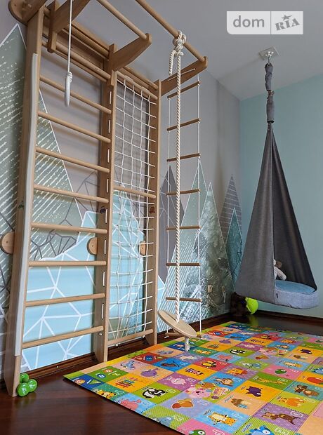 двухэтажный дом с балконом, 400 кв. м, кирпич. Продажа в Ивано-Франковске район Центр фото 1 двухэтажный дом с балконом, 400 кв. м, кирпич. Продажа в Ивано-Франковске район Центр фото 1
