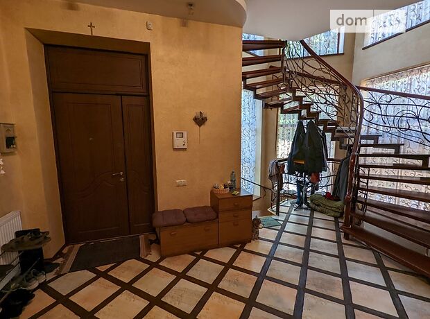 двухэтажный дом с балконом, 400 кв. м, кирпич. Продажа в Ивано-Франковске район Центр фото 1 двухэтажный дом с балконом, 400 кв. м, кирпич. Продажа в Ивано-Франковске район Центр фото 1