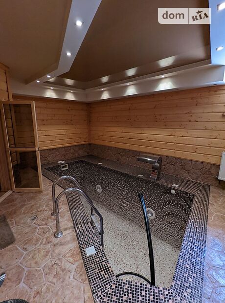 двухэтажный дом с балконом, 400 кв. м, кирпич. Продажа в Ивано-Франковске район Центр фото 1 двухэтажный дом с балконом, 400 кв. м, кирпич. Продажа в Ивано-Франковске район Центр фото 1