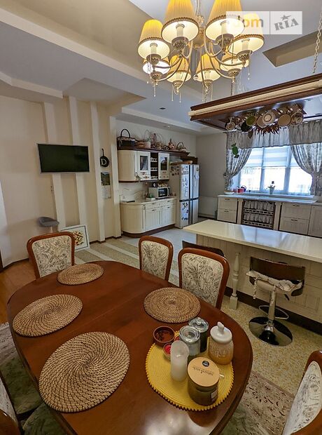 двухэтажный дом с балконом, 400 кв. м, кирпич. Продажа в Ивано-Франковске район Центр фото 1 двухэтажный дом с балконом, 400 кв. м, кирпич. Продажа в Ивано-Франковске район Центр фото 1