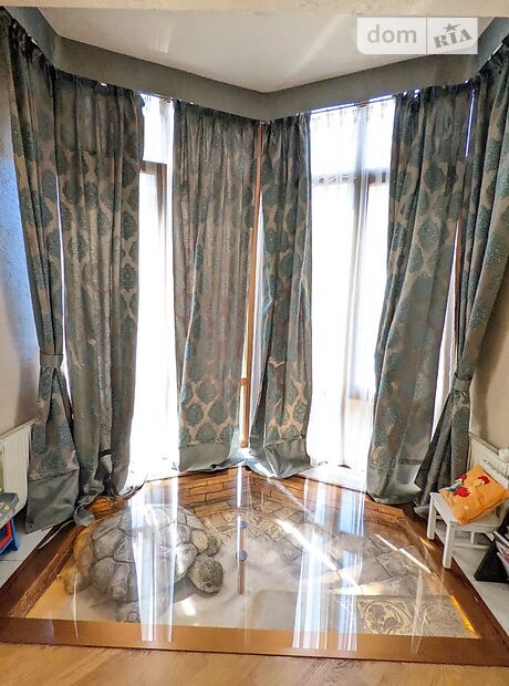 двухэтажный дом с балконом, 400 кв. м, кирпич. Продажа в Ивано-Франковске район Центр фото 1 двухэтажный дом с балконом, 400 кв. м, кирпич. Продажа в Ивано-Франковске район Центр фото 1