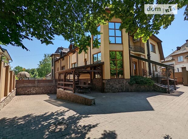 двухэтажный дом с балконом, 400 кв. м, кирпич. Продажа в Ивано-Франковске район Центр фото 1 двухэтажный дом с балконом, 400 кв. м, кирпич. Продажа в Ивано-Франковске район Центр фото 1
