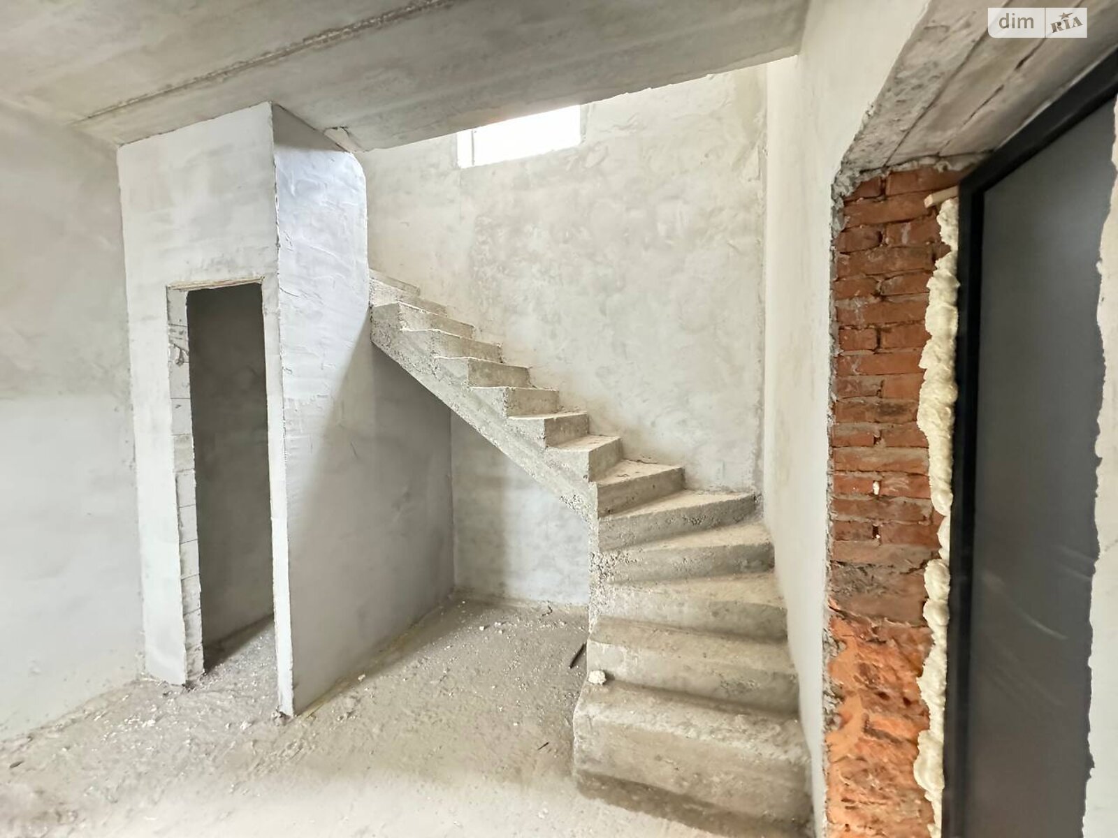 двухэтажный дом с гаражом, 120 кв. м, кирпич. Продажа в Ивано-Франковске район Центр фото 1 двухэтажный дом с гаражом, 120 кв. м, кирпич. Продажа в Ивано-Франковске район Центр фото 1