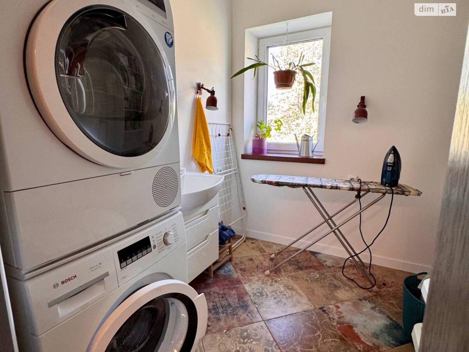 двухэтажный дом с гаражом, 172.3 кв. м, керамический блок. Продажа в Ивано-Франковске район Центр фото 1 двухэтажный дом с гаражом, 172.3 кв. м, керамический блок. Продажа в Ивано-Франковске район Центр фото 1