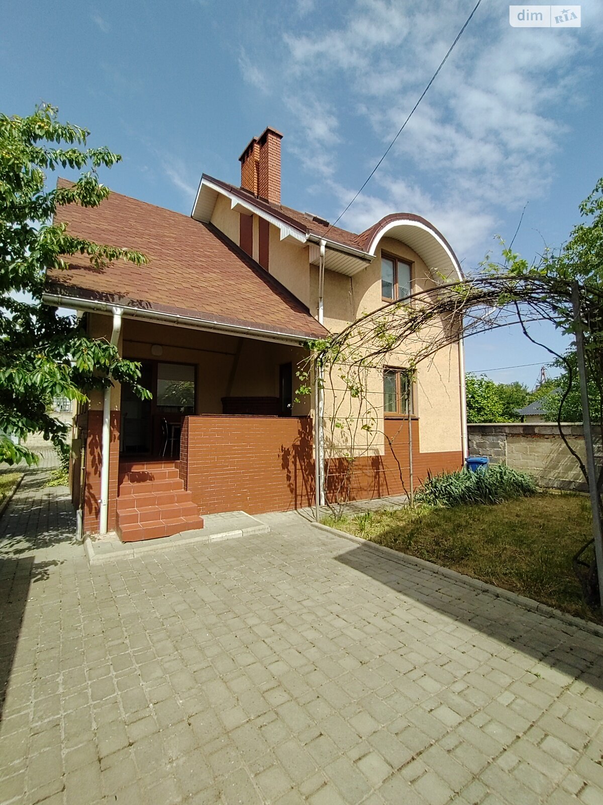двухэтажный дом с гаражом, 203 кв. м, кирпич. Продажа в Ивано-Франковске район Центр фото 1