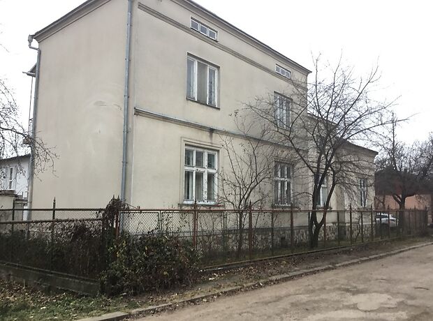 двухэтажный дом с балконом, 286 кв. м, кирпич. Продажа в Ивано-Франковске район Центр фото 1 двухэтажный дом с балконом, 286 кв. м, кирпич. Продажа в Ивано-Франковске район Центр фото 1