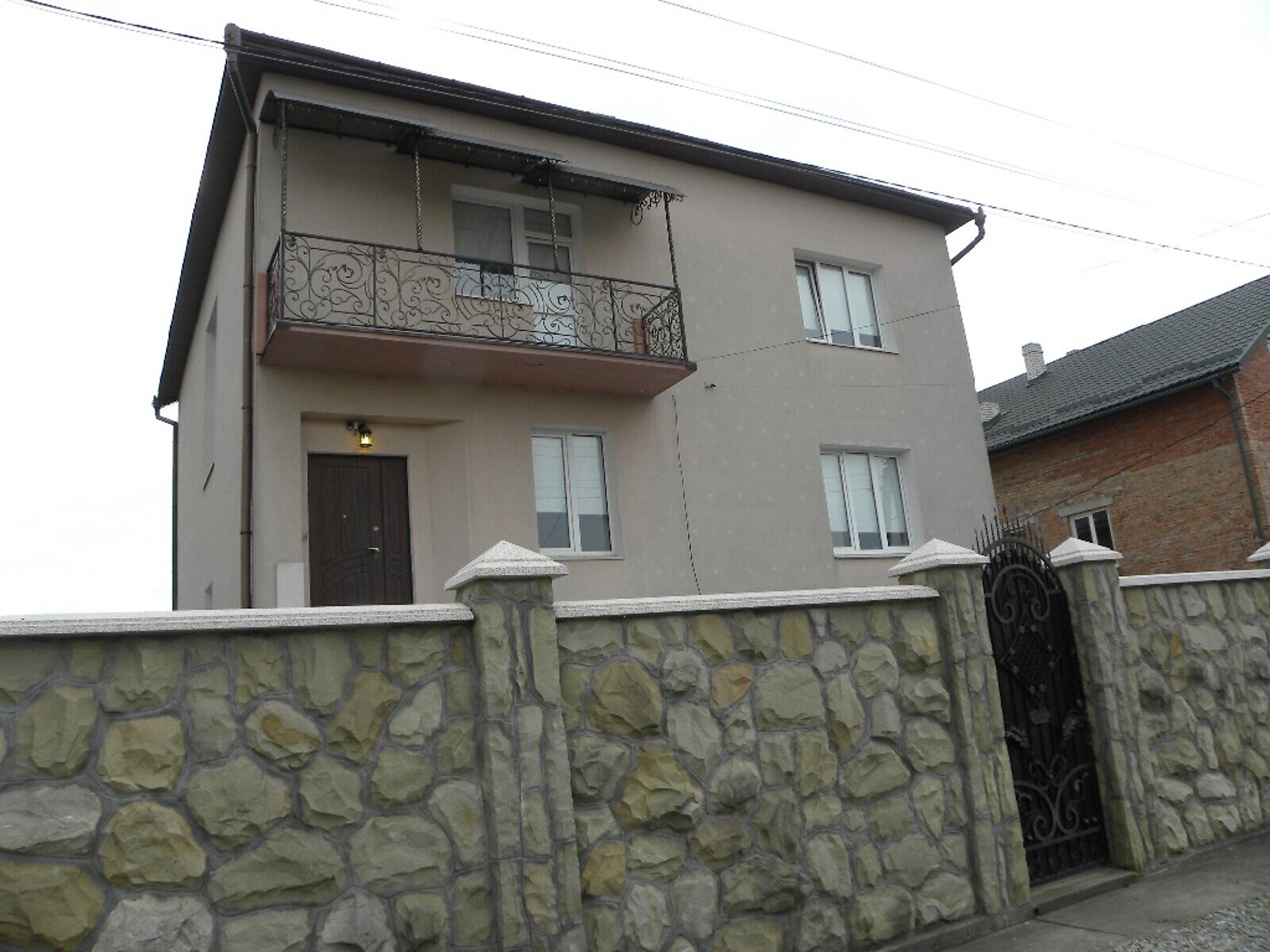 двухэтажный дом с балконом, 340 кв. м, кирпич. Продажа в Ивано-Франковске район Угринов фото 1