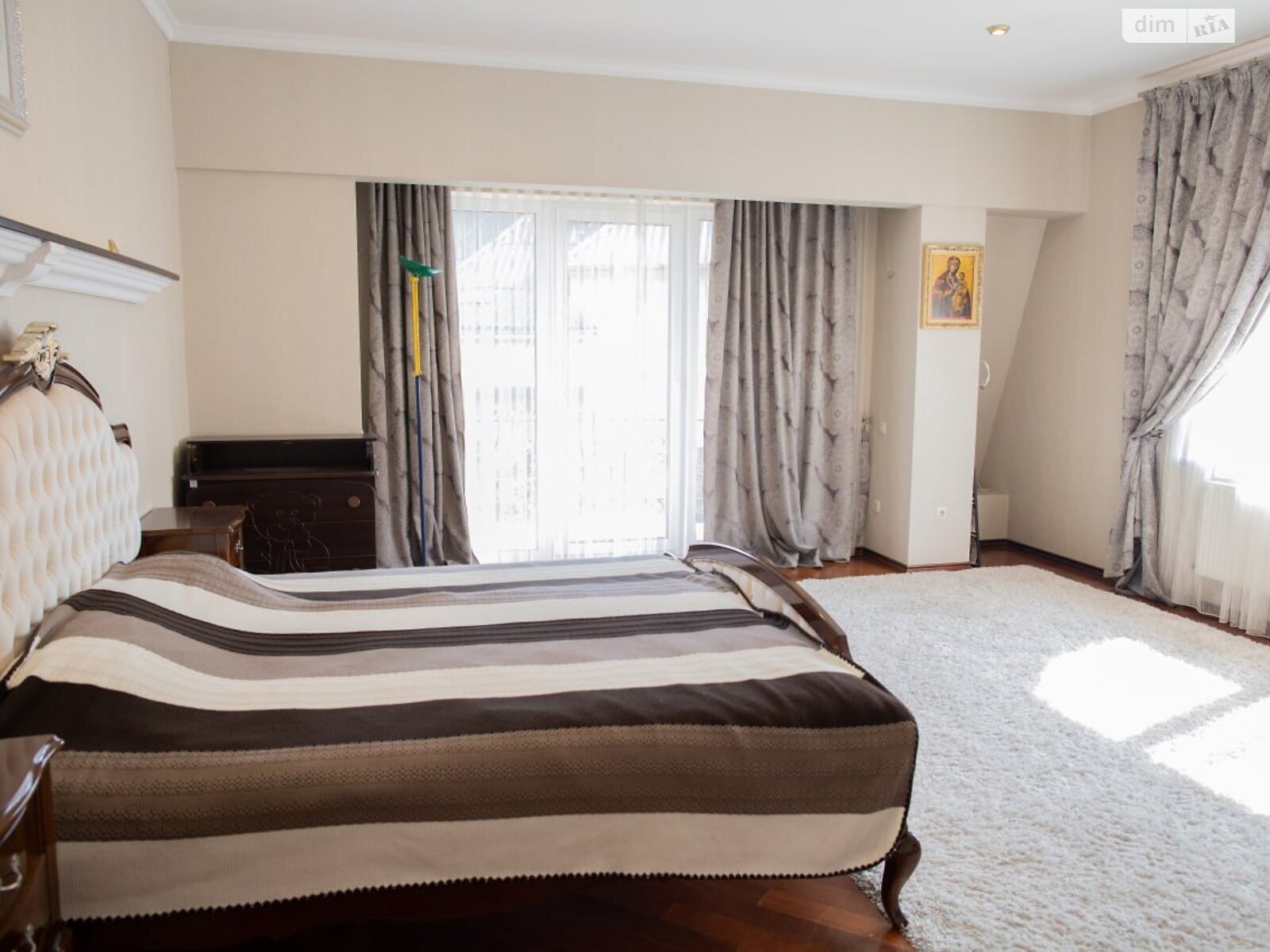 трехэтажный дом с гаражом, 396 кв. м, кирпич. Продажа в Ивано-Франковске фото 1 трехэтажный дом с гаражом, 396 кв. м, кирпич. Продажа в Ивано-Франковске фото 1