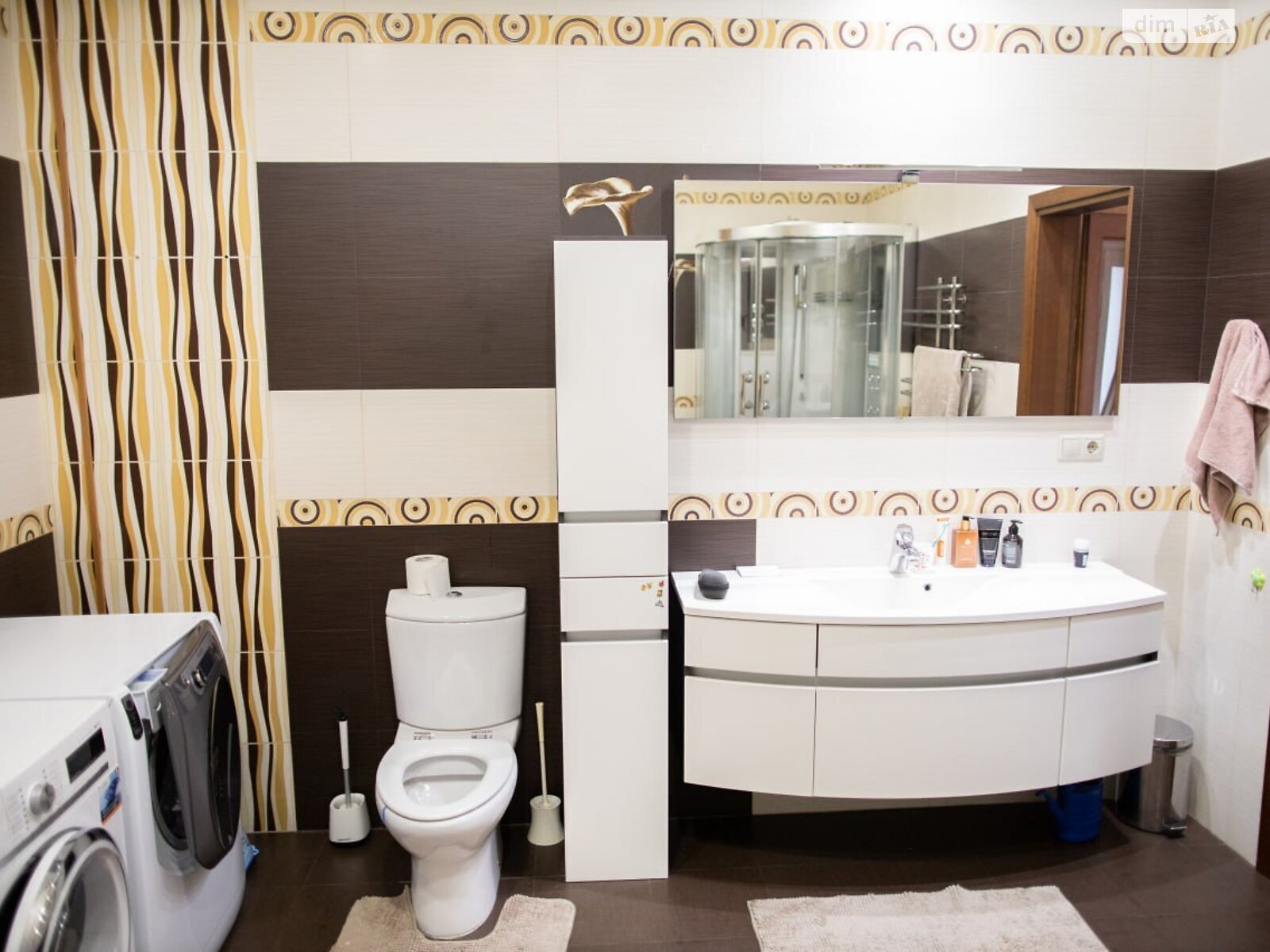 трехэтажный дом с гаражом, 395 кв. м, кирпич. Продажа в Ивано-Франковске фото 1 трехэтажный дом с гаражом, 395 кв. м, кирпич. Продажа в Ивано-Франковске фото 1