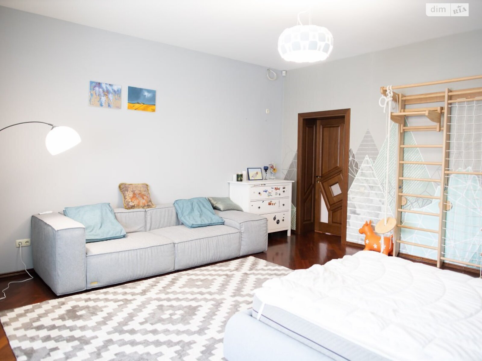 трехэтажный дом с гаражом, 395 кв. м, кирпич. Продажа в Ивано-Франковске фото 1 трехэтажный дом с гаражом, 395 кв. м, кирпич. Продажа в Ивано-Франковске фото 1