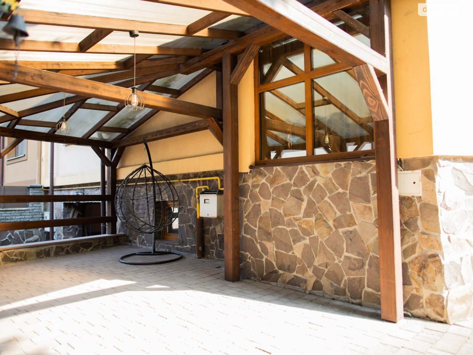 трехэтажный дом с гаражом, 395 кв. м, кирпич. Продажа в Ивано-Франковске фото 1 трехэтажный дом с гаражом, 395 кв. м, кирпич. Продажа в Ивано-Франковске фото 1