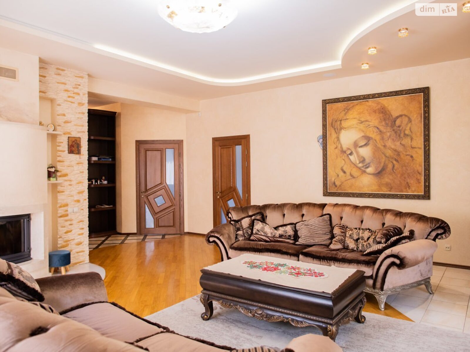 трехэтажный дом с гаражом, 395 кв. м, кирпич. Продажа в Ивано-Франковске фото 1 трехэтажный дом с гаражом, 395 кв. м, кирпич. Продажа в Ивано-Франковске фото 1