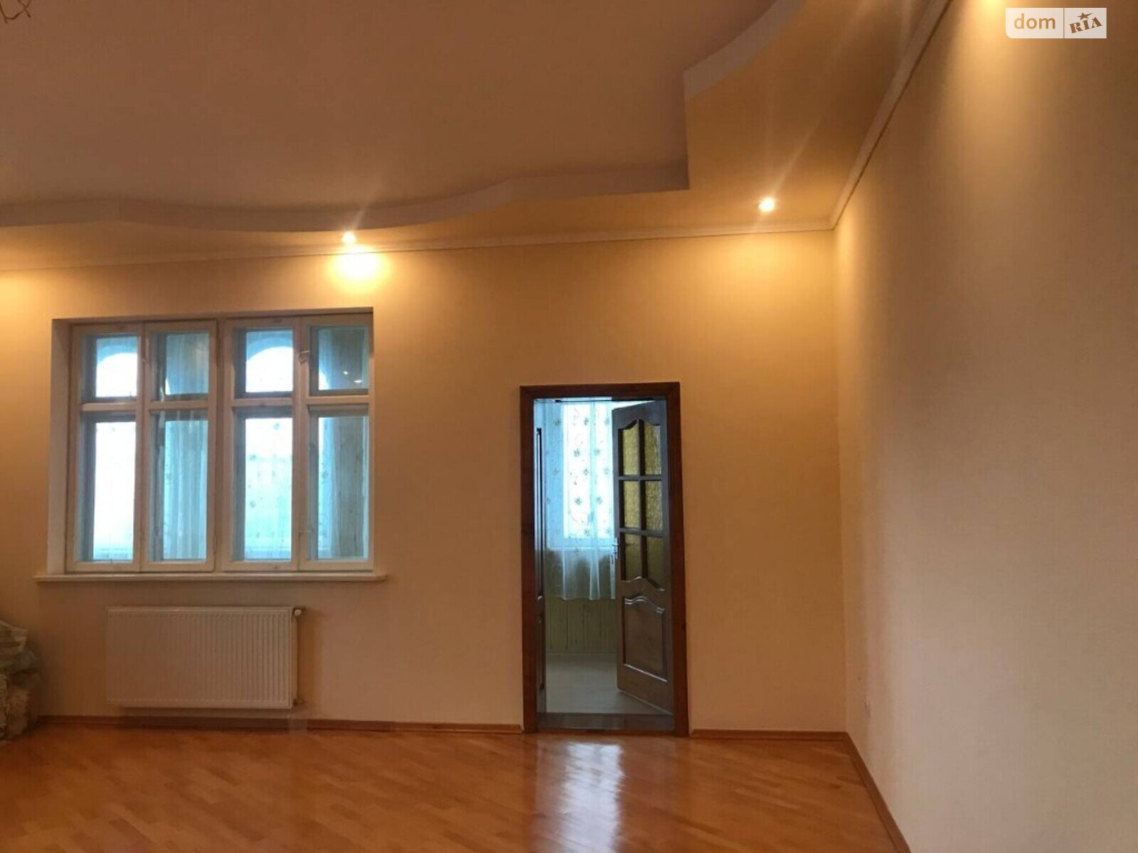 двухэтажный дом с балконом, 550 кв. м, кирпич. Продажа в Ивано-Франковске фото 1 двухэтажный дом с балконом, 550 кв. м, кирпич. Продажа в Ивано-Франковске фото 1