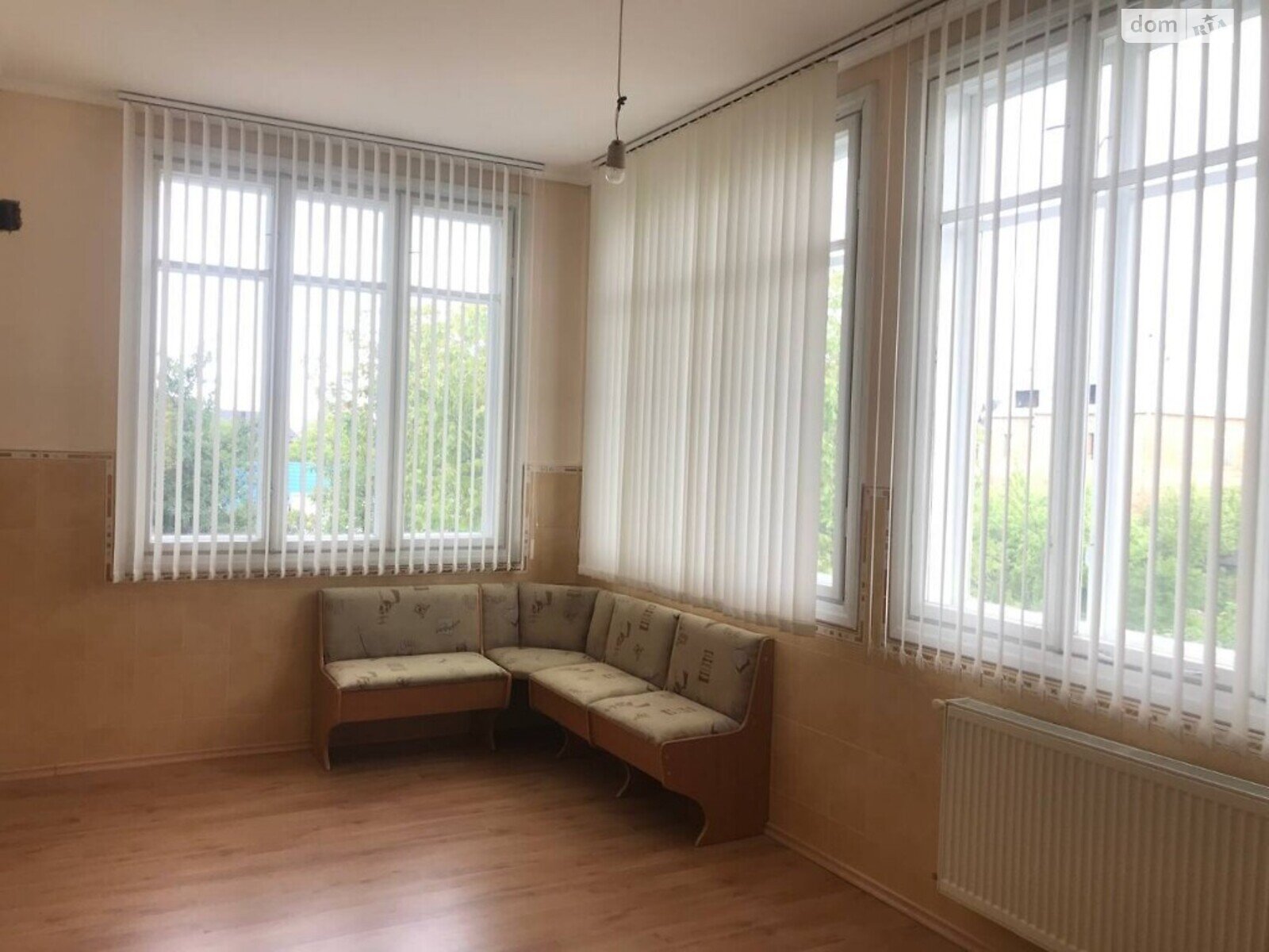 двухэтажный дом с балконом, 550 кв. м, кирпич. Продажа в Ивано-Франковске фото 1 двухэтажный дом с балконом, 550 кв. м, кирпич. Продажа в Ивано-Франковске фото 1