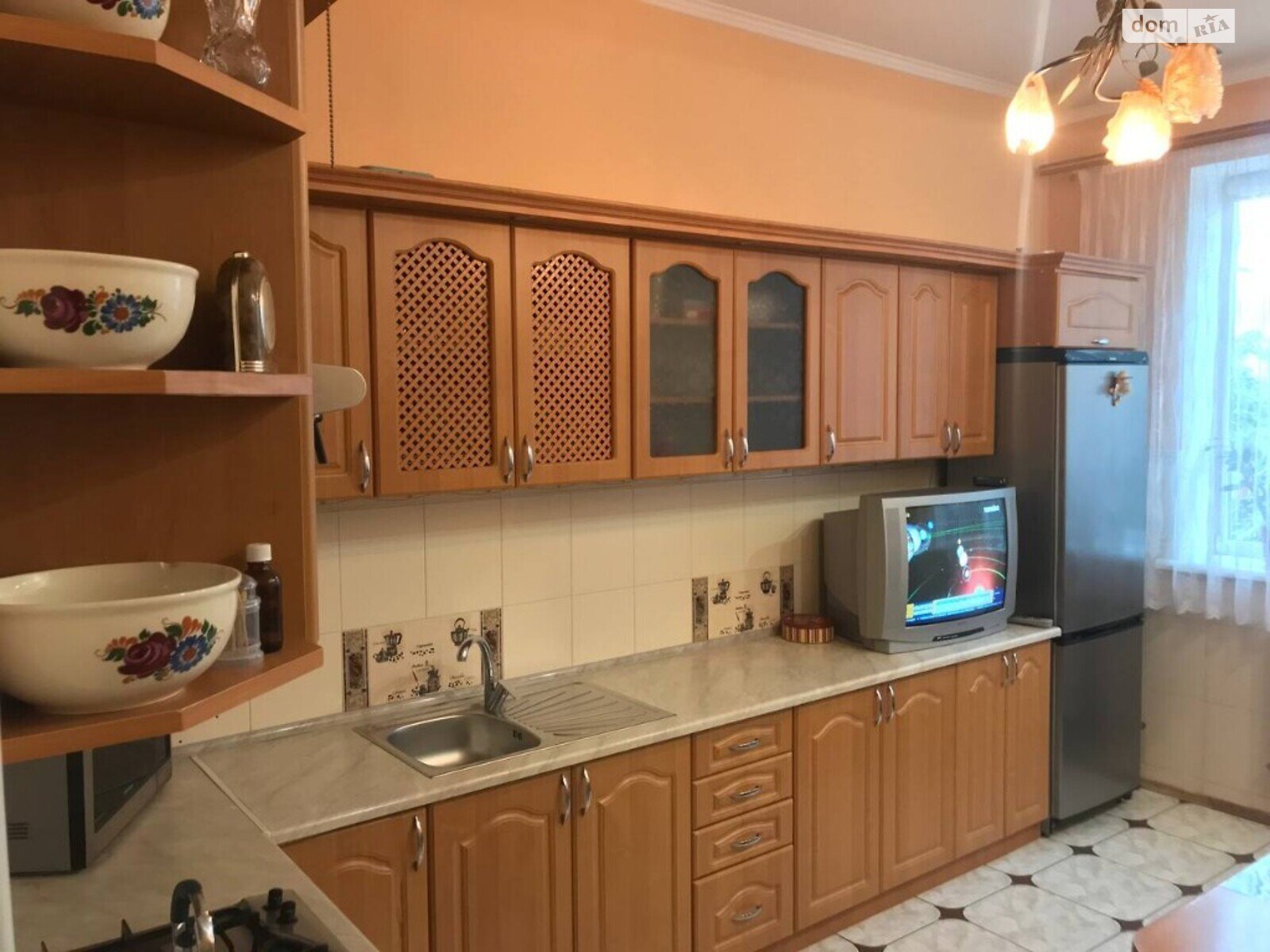 двухэтажный дом с балконом, 550 кв. м, кирпич. Продажа в Ивано-Франковске фото 1 двухэтажный дом с балконом, 550 кв. м, кирпич. Продажа в Ивано-Франковске фото 1