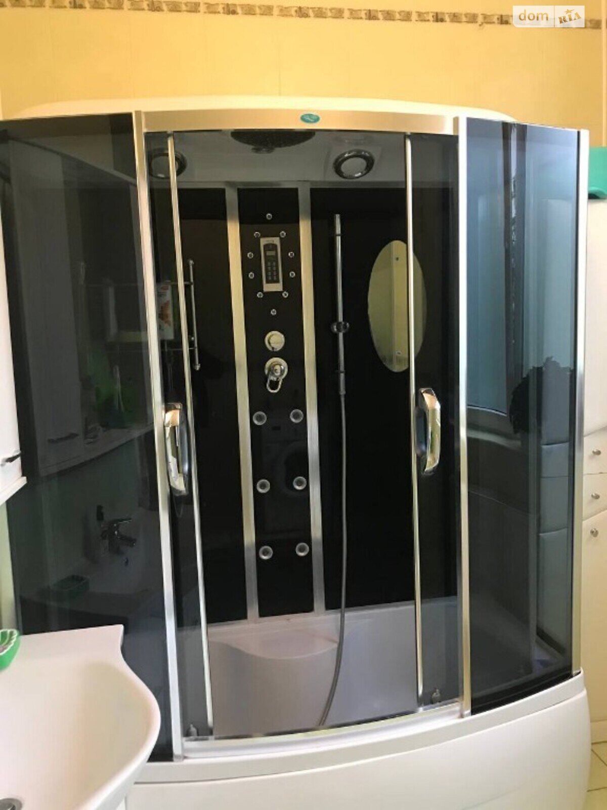 двухэтажный дом с балконом, 550 кв. м, кирпич. Продажа в Ивано-Франковске фото 1 двухэтажный дом с балконом, 550 кв. м, кирпич. Продажа в Ивано-Франковске фото 1
