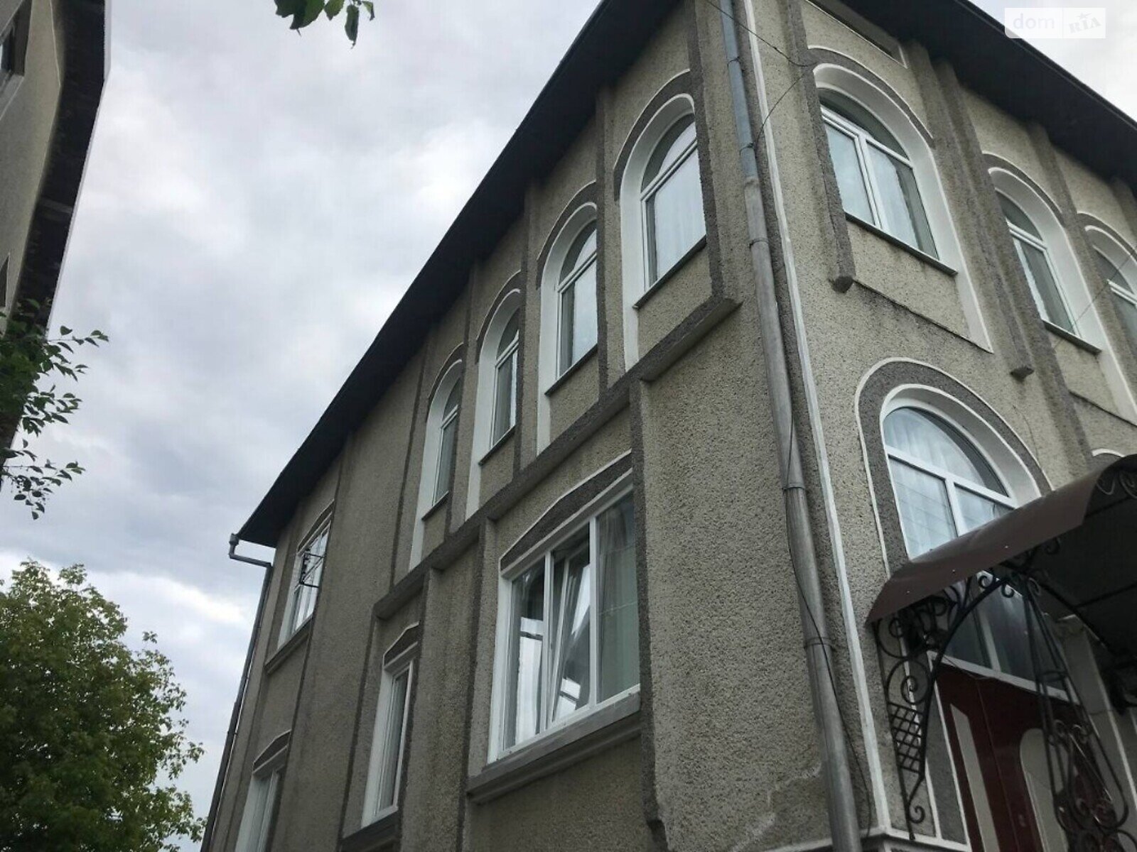 двухэтажный дом с балконом, 550 кв. м, кирпич. Продажа в Ивано-Франковске фото 1 двухэтажный дом с балконом, 550 кв. м, кирпич. Продажа в Ивано-Франковске фото 1