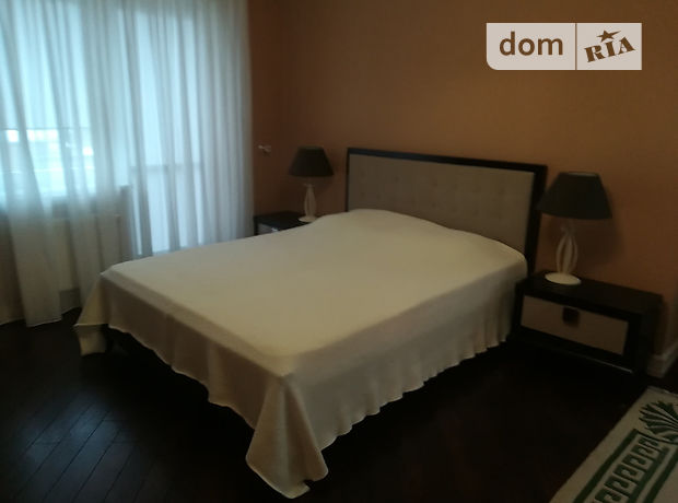 триповерховий будинок з каміном, 440 кв. м, цегла. Продаж в Івано-Франківську, район Коновальця Чорновола фото 1 триповерховий будинок з каміном, 440 кв. м, цегла. Продаж в Івано-Франківську, район Коновальця Чорновола фото 1