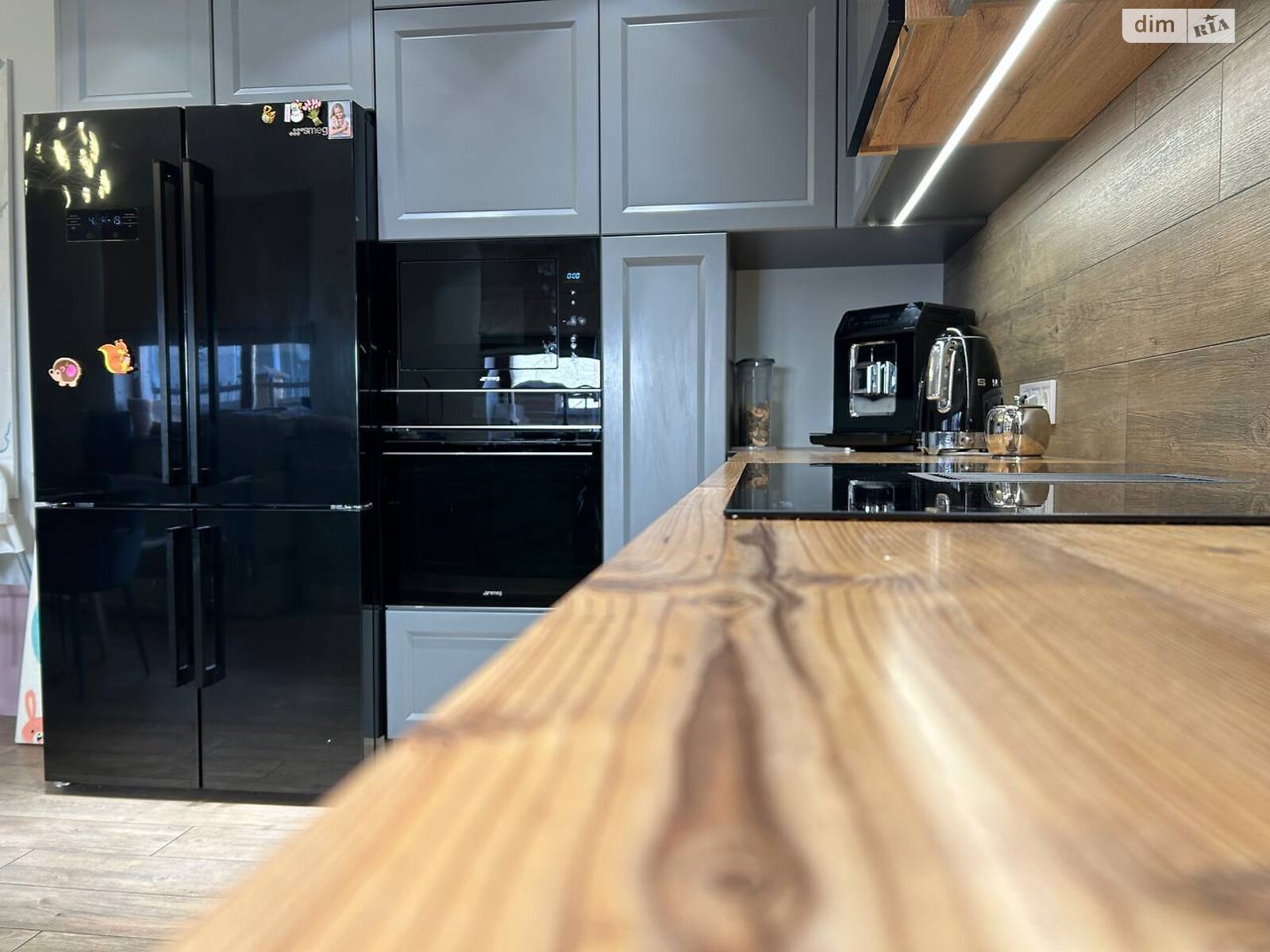 триповерховий будинок з гаражем, 501 кв. м, цегла. Продаж в Івано-Франківську, район Опришівці фото 1 триповерховий будинок з гаражем, 501 кв. м, цегла. Продаж в Івано-Франківську, район Опришівці фото 1